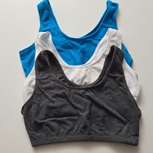 4/$20 ❤️ 3 Fruit of the Loom Scoop Neck Sports Bras